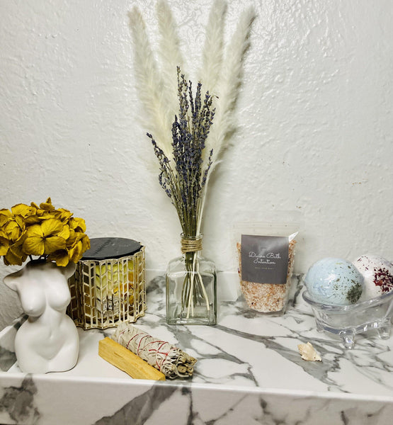 Clear Vase Floral Arrangement - Divine Bath Intention 